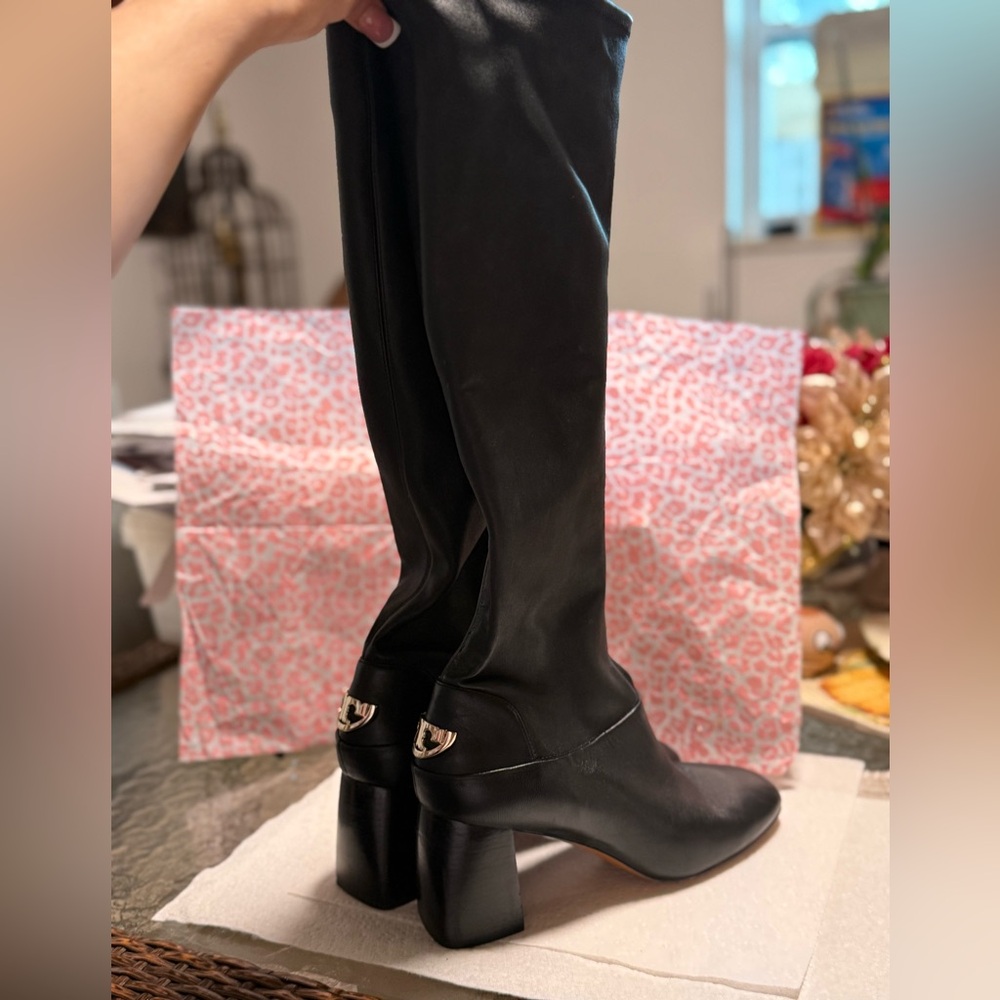 Tory Burch Elegant Black Leather Women's Boots - Picture 4 of 6
